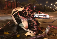 فيديو: اصابة شخصين بحادث طرق مروّع وانقلاب مركبة في مدخل يافا الشرقي